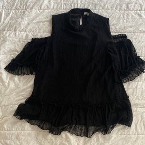 Ro & De cold shoulder top